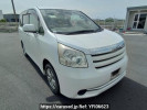 Toyota Noah ZRR70G