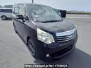 Toyota Noah ZRR70G