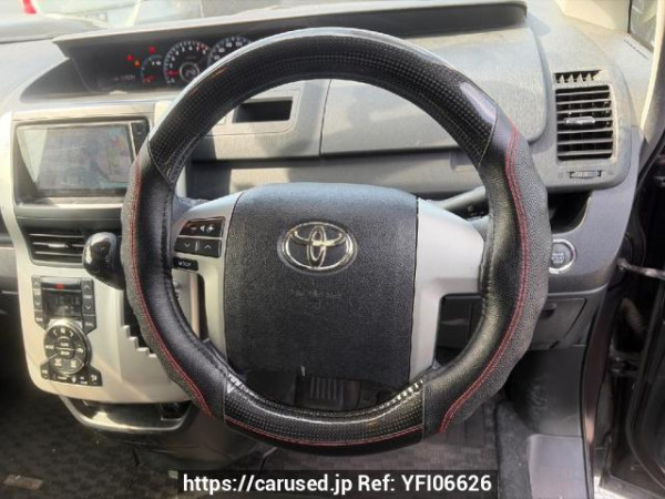 Used 2013 AT toyota noah ZRR70G Image[12]