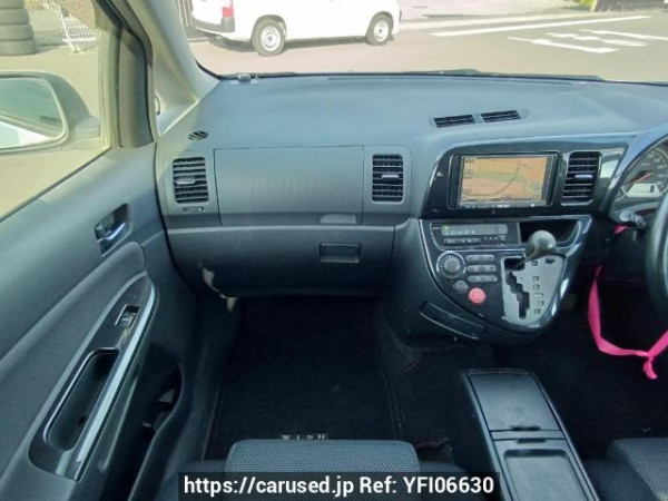 Used 2004 AT toyota wish ZNE14G Image[18]