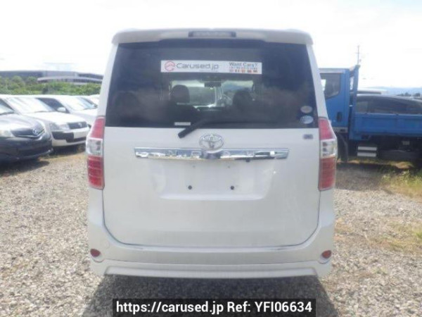 Used 2007 AT toyota noah ZRR70G Image[5]