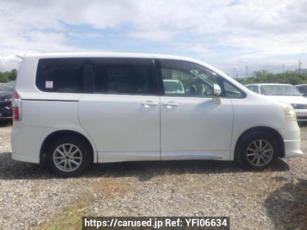 Used 2007 AT toyota noah ZRR70G Image[7]