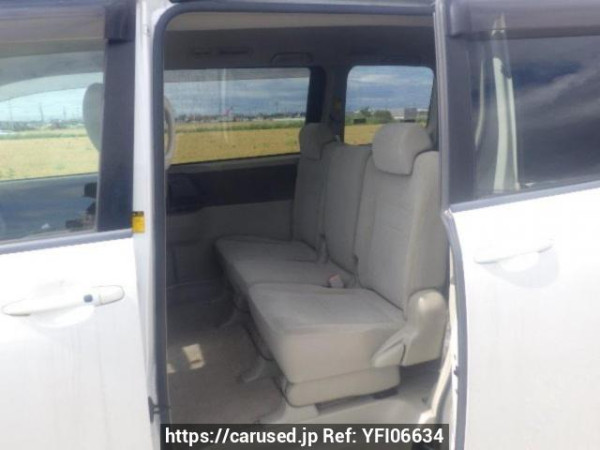 Used 2007 AT toyota noah ZRR70G Image[14]