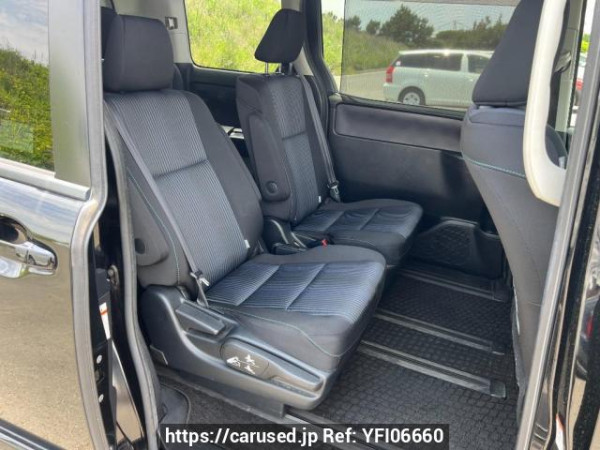 Used 2014 AT toyota noah ZRR85W Image[13]