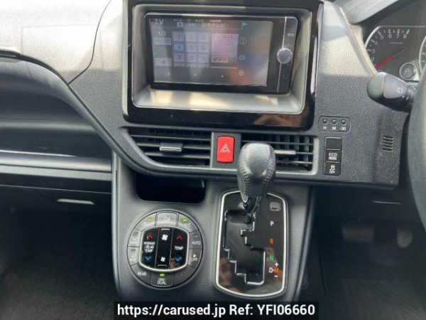 Used 2014 AT toyota noah ZRR85W Image[16]