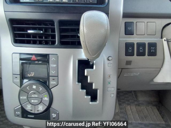 Used 2009 AT toyota noah ZRR75G Image[22]