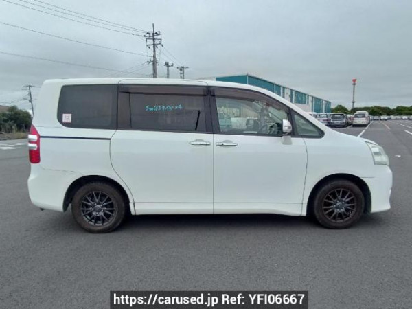 Used 2012 AT toyota noah ZRR70G Image[7]