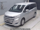 Toyota Noah ZRR80G