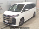 Toyota Noah ZWR90W