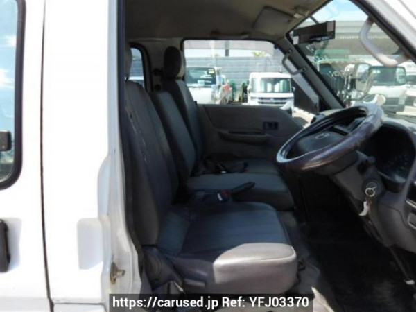 Used 2004 MT mazda bongo-van SK82V Image[10]