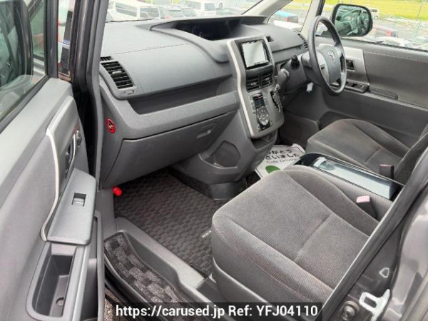 Used 2009 AT toyota noah ZRR70G Image[9]