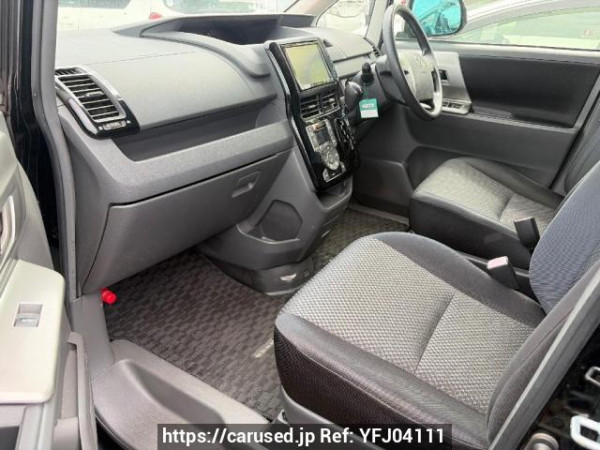 Used 2009 AT toyota noah ZRR70W Image[10]