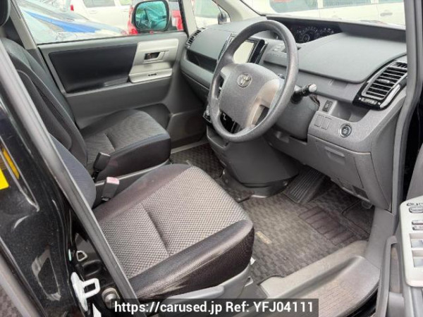 Used 2009 AT toyota noah ZRR70W Image[12]