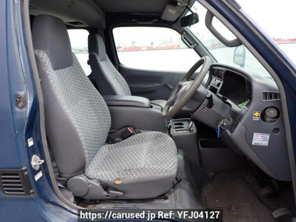 Used 2000 AT toyota hiace-wagon RZH111G Image[12]