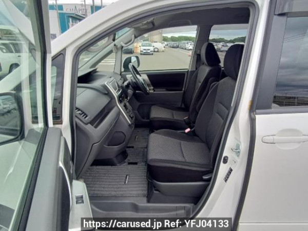Used 2008 AT toyota noah ZRR70W Image[14]