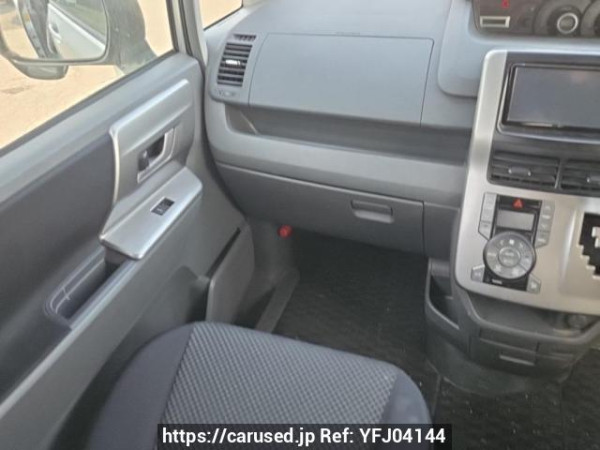 Used 2009 AT toyota noah ZRR75W Image[18]