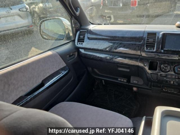 Used 2005 AT toyota regiusace-van KDH205V Image[17]