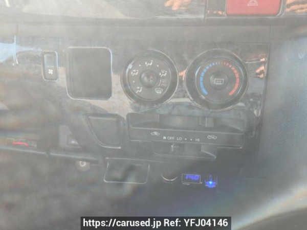 Used 2005 AT toyota regiusace-van KDH205V Image[20]