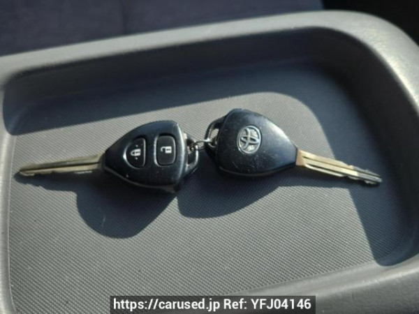 Used 2005 AT toyota regiusace-van KDH205V Image[24]
