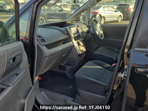 Used 2007 AT toyota noah ZRR75G Image[13]