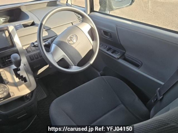 Used 2007 AT toyota noah ZRR75G Image[19]