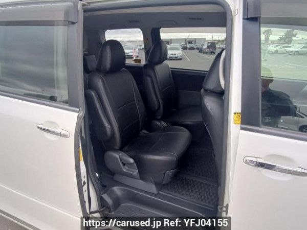 Used 2013 AT toyota voxy ZRR70W Image[15]
