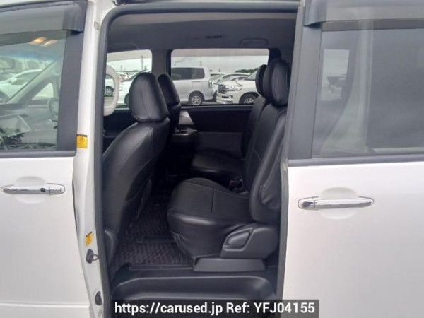 Used 2013 AT toyota voxy ZRR70W Image[16]