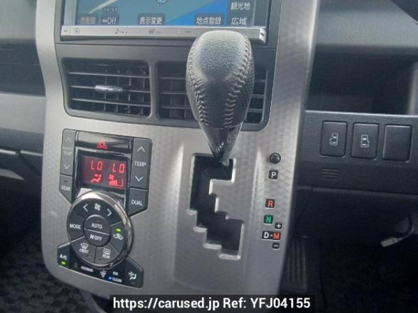 Used 2013 AT toyota voxy ZRR70W Image[25]