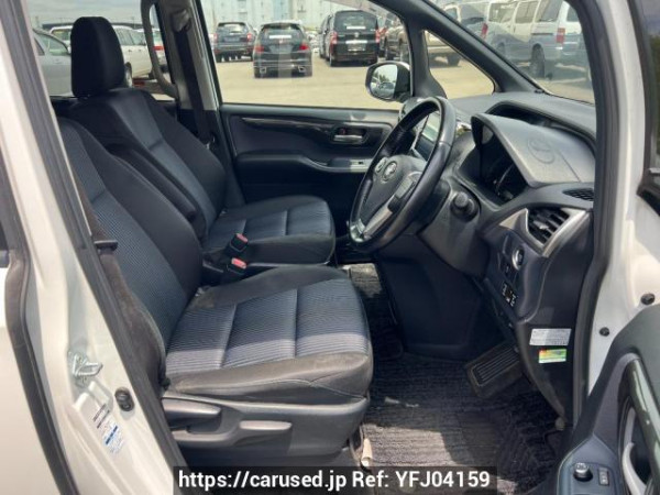 Used 2015 AT toyota noah ZRR85W Image[11]