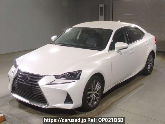 2017 Lexus IS AVE30