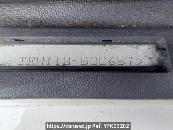 Used 2004 AT toyota regiusace-van TRH112K Image[11]