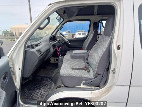 Used 2004 AT toyota regiusace-van TRH112K Image[13]