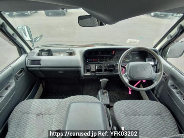 Used 2004 AT toyota regiusace-van TRH112K Image[16]