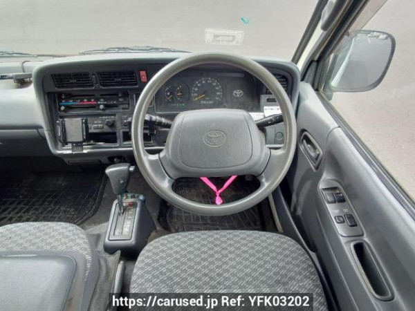 Used 2004 AT toyota regiusace-van TRH112K Image[18]