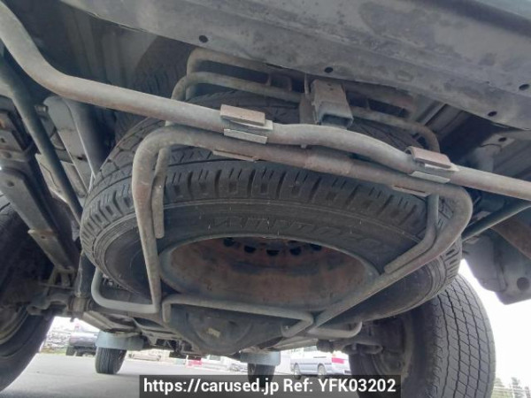 Used 2004 AT toyota regiusace-van TRH112K Image[38]