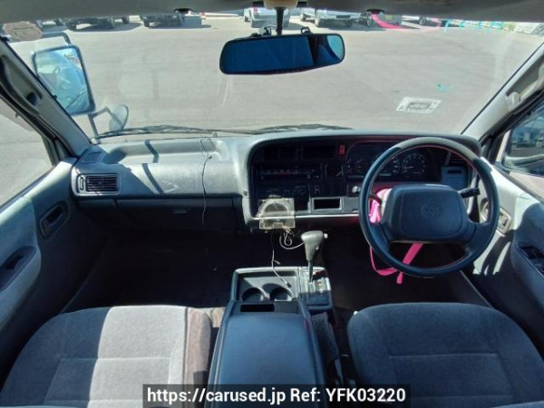 Used 2003 AT toyota regiusace-van TRH112V Image[16]