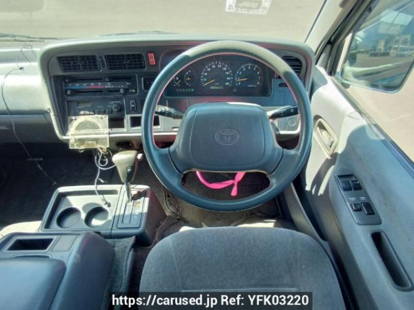 Used 2003 AT toyota regiusace-van TRH112V Image[18]