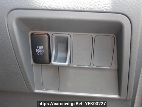 Used 2004 AT toyota raum NCZ20 Image[28]