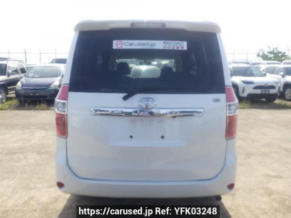 Used 2007 AT toyota noah ZRR70G Image[5]