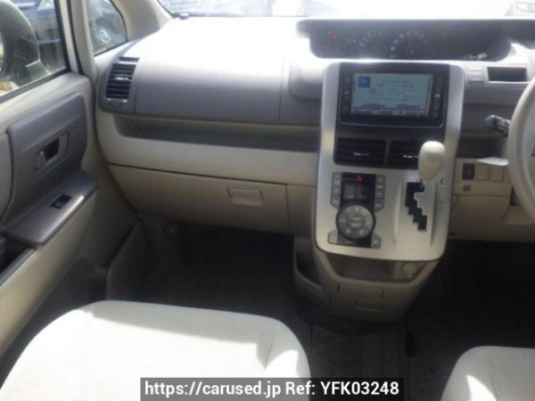 Used 2007 AT toyota noah ZRR70G Image[17]