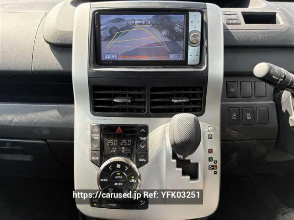 Used 2011 CVT toyota noah ZRR70 Image[13]