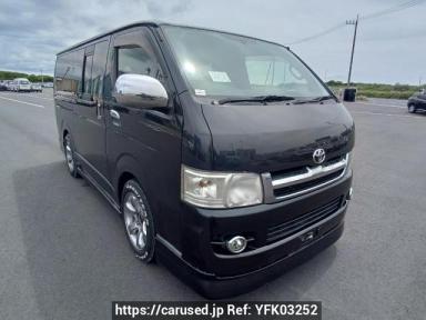 Toyota Hiace Van KDH205V