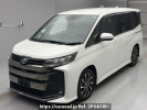 Toyota Noah ZWR90W