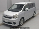 Toyota Voxy ZRR75W