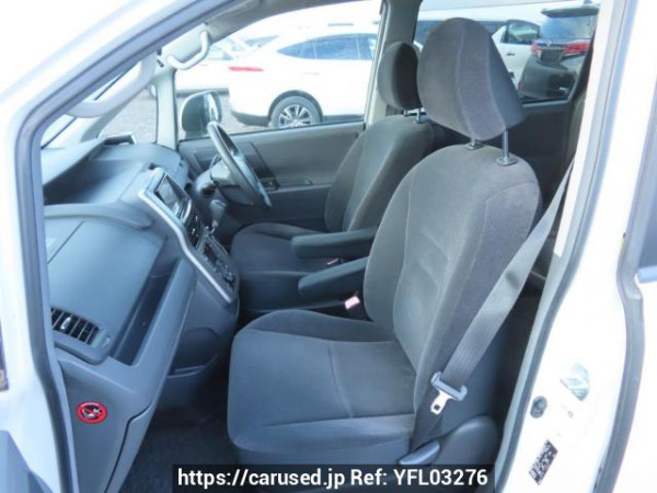 Used 2009 AT toyota voxy ZRR70G Image[16]