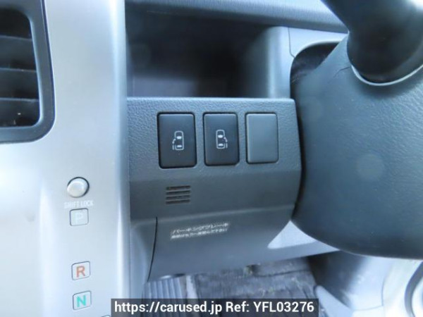 Used 2009 AT toyota voxy ZRR70G Image[32]