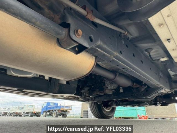 Used 2005 AT toyota hilux-surf TRN215W Image[39]