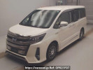 Toyota Noah ZWR80W