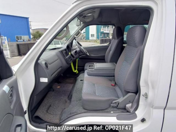 Used 2006 AT nissan caravan-bus DWMGE25 Image[13]