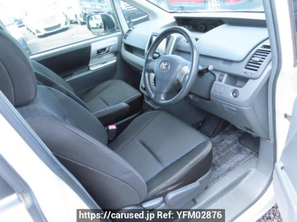 Used 2009 AT toyota voxy ZRR70W Image[13]